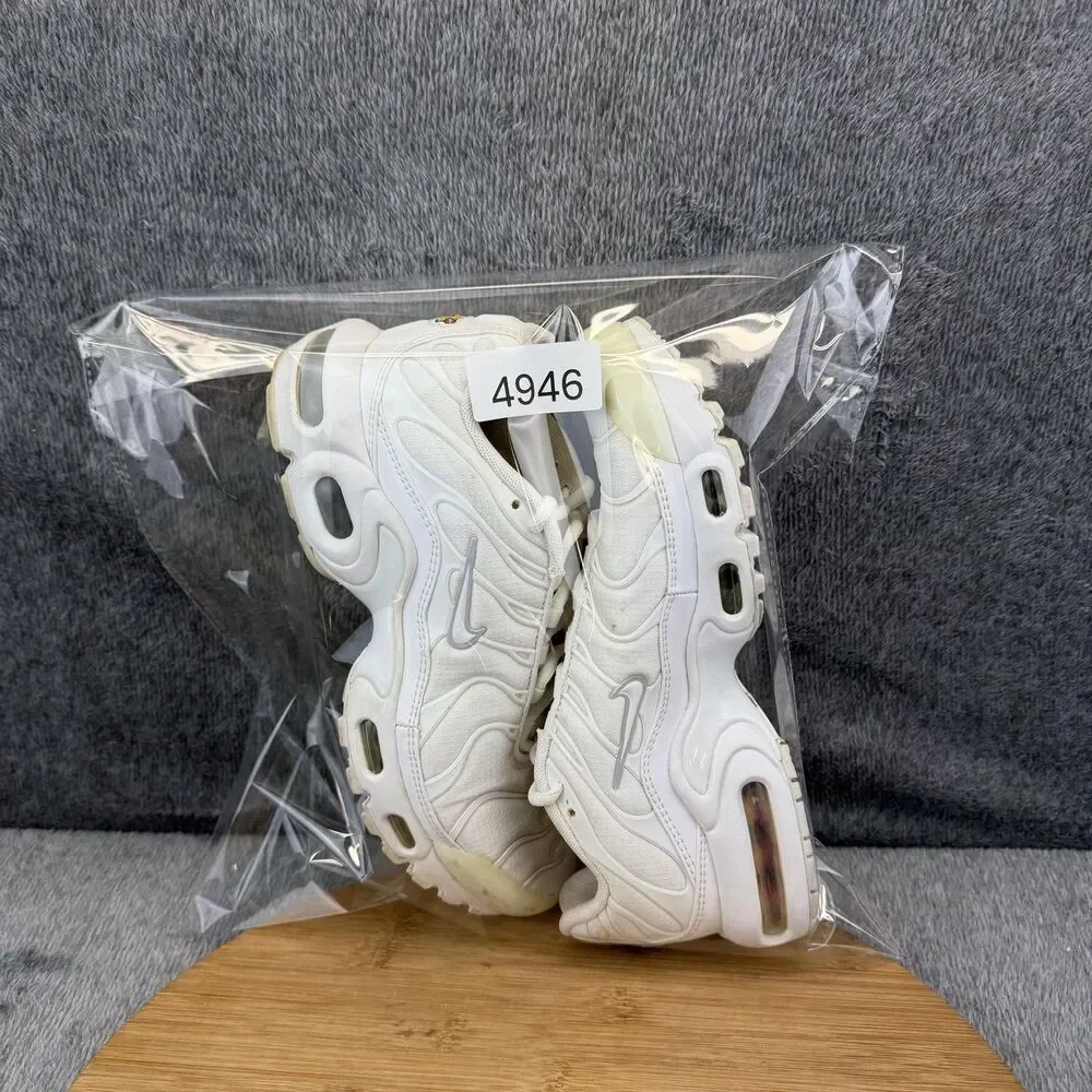 Nike Air Max Plus TN Shoes Boys Size 5.5Y White Running Sneakers CW7044-100